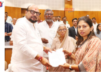 शहीद जवानाच्या मातेस मांडवेदिगर येथे २ हेक्टर शेतीयोग्य जमीन प्रदान