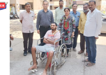 अपघातात कमरेखालचा भाग झाला निकामी : विमा कंपनीकडून कामगाराला मिळाले २१ लाख २१ हजार रुपये भरपाई !