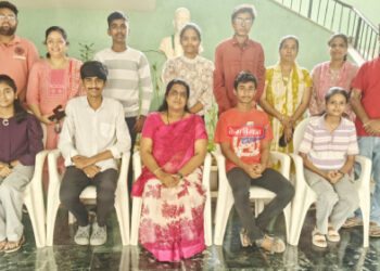 अनुभूती इंग्लिश मिडीअम स्कूलमध्ये आशा वर्करचा मुलगा प्रथम