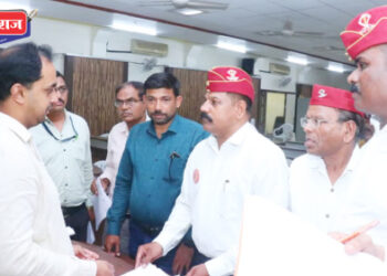 जिल्हाधिकारी आयुष प्रसाद यांचा आजी-माजी सैनिकांशी थेट संवाद