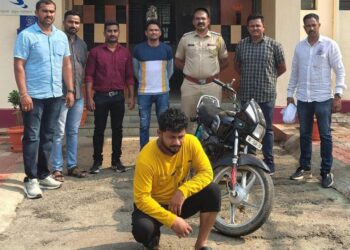 गुंगारा देणाऱ्या अट्टल वाहन चोराला पोलिसांनी शिताफिने पकडले