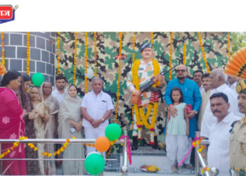 चोपडा तालुक्यात घोडेगाव येथे शहीद सुनील पाटील यांच्या पुतळ्याचे अनावरण