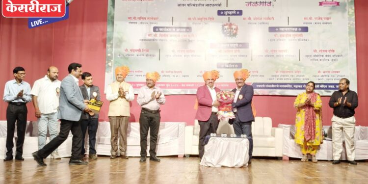 महायुती सरकारच्या शेतकरी विरोधी निर्णयाविरोधात जोरदार घोषणाबाजी