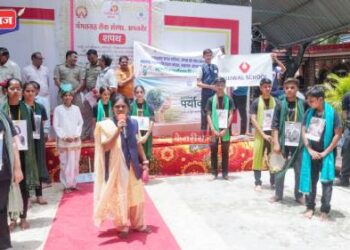 प्लास्टिकचे दुष्परिणाम विषयावर पथनाट्याद्वारे अमळनेर शहरात जनजागृती !