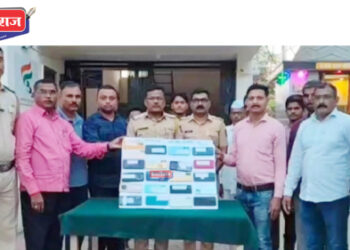 पोलिसांची कर्तव्यपूर्ती : हरवलेले २५ मोबाईल शोधून केले मूळ मालकांना परत !