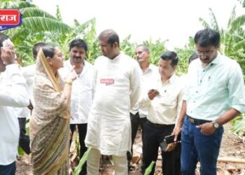 वादळी पावसामुळे झालेल्या शेतीपिकांच्या नुकसानीची आ. मंगेश चव्हाण यांनी केली पाहणी