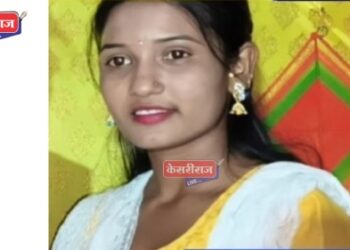  दुर्दैवी घटना, दरवाज्यात वीजप्रवाह उतरल्याने तरुणीचा विजेच्या धक्क्याने मृत्यू !