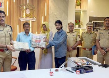 स्नेहलता चुंबळे खून प्रक्ररणात जप्त ३० लाखांची रक्कम नातेवाईकांना सुपूर्द !