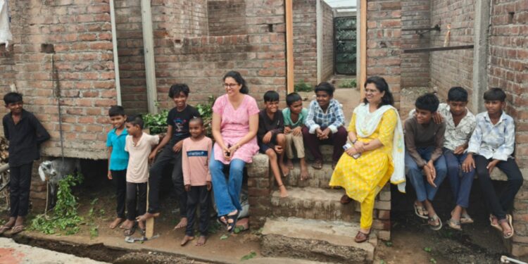 घरकुलांची कामे तातडीने पूर्ण करा, आरोग्य सुविधा दर्जेदार द्या…