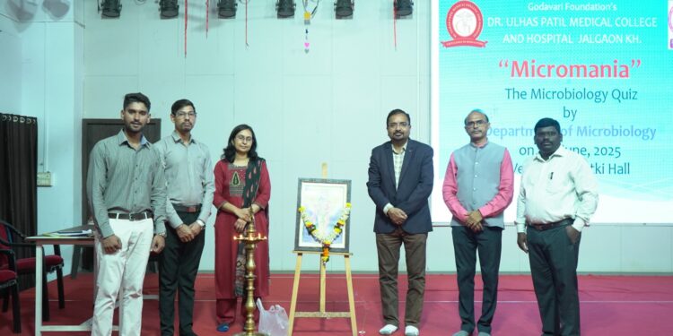 मायक्रोमेनिया क्वीजचे टीम एडवर्ड जेनर विजेते