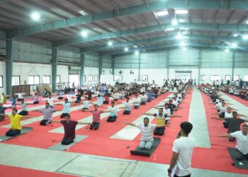 डॉ. उल्हास पाटील वैद्यकीय महाविद्यालयात योग दिन उत्साहात