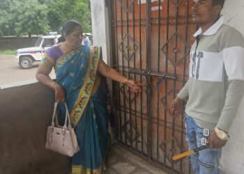 सीईओ मीनल करनवाल यांची संवेदनशीलता : ८० विद्यार्थ्यांचे भवितव्य अंधारात जाण्यापासून वाचले !