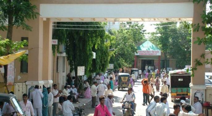 जळगावात शासकीय रुग्णालय रामभरोसे, सुरक्षा व्यवस्था चोख नसल्याने प्रश्नचिन्ह !