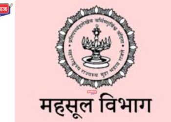 गिरणा नदीपात्रात थरार, महसूल पथकाशी हुज्जतबाजी करून ५ ट्रॅक्टर पळविले !