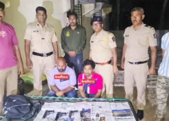 पुणे, धाराशिवचे दोघे जेरबंद : ४ गावठी कट्टे, ८ जिवंत काडतुसांसह धडक कारवाई