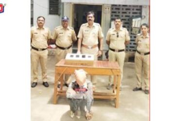 जळगाव बस स्थानकातून मोबाईल चोरणाऱ्या तरुणाला अटक, दुसरा फरार