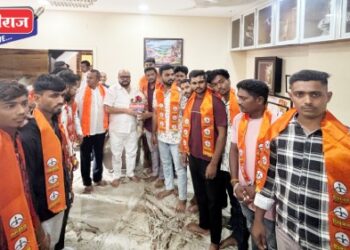 राष्ट्रवादीला धक्का: शिरसोलीत ‘देवकर आप्पा’ गटातील असंख्य कार्यकर्त्यांचा शिवसेनेत प्रवेश