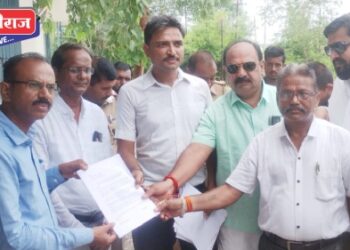 एरंडोलमध्ये वाढीव वीज बिलांमुळे नागरिक त्रस्त; अधिकच्या आर्थिक भुर्दंडामुळे संतापले !