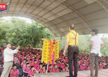 शानबाग विद्यालयातील विद्यार्थ्यांनी घेतला ‘गाईड’ एकांकिकेचा भावस्पर्शी अनुभव
