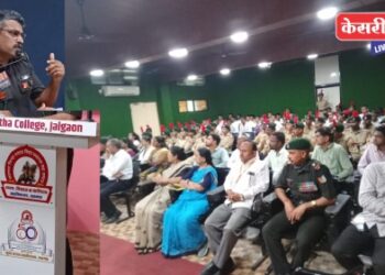 देशभक्तीचा संदेश देऊन विद्यार्थ्यांचा वीर जवानांना सलाम