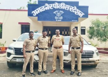 मध्यप्रदेशात कारवाई : चोरीच्या वाहनाचा तपास करताना मिळाल्या २ कार !