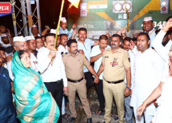 बाटली ‘आडवी’ करण्यासाठी एकवटल्या महिला, २ दिवसातच विशेष ग्रामसभा घेऊन दारुबंदीचा होणार ठराव