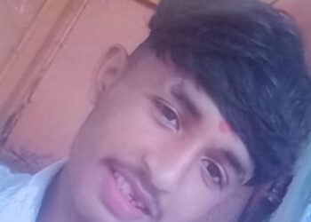 खळबळ, शालेय विद्यार्थ्याची गळफास घेऊन आत्महत्या !