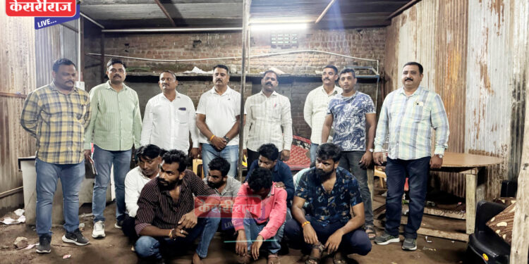 पत्यांच्या अड्ड्यावर धाड टाकून ९ जुगाऱ्यांना पकडले, ३ लाखांचा मुद्देमाल जप्त !