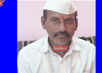 शेतकऱ्याची कर्जबाजारीपणाला कंटाळून झाडाला गळफास घेऊन आत्महत्या