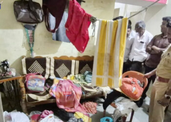 चोरटयांनी केली ४ घरात घरफोडी, २ लाखांपर्यंत मुद्देमाल लंपास