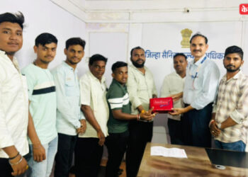 सीमेवरील जवानांसाठी मेहरूण भागातील महिलांनी पाठवल्या राखी