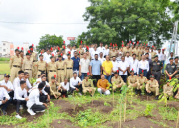 नागरी सहभागातून जळगावात ११११ रोपांचे ‘ऑक्सिजन पार्क’