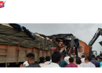 राष्ट्रीय महामार्गावर दोन्ही ट्रकचा भीषण अपघात : चालक ठार, २ जखमी