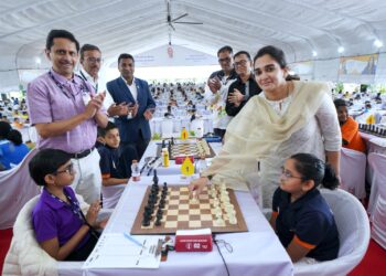 बुद्धिबळ पटावर चिमुकल्यांच्या तीक्ष्ण चाली… रंगत वाढी…