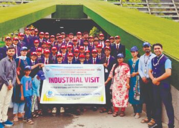 गोदावरी पॉलिटेक्निकच्या एआय-एमएल विभागाचा जेएनपीए पोर्ट मुंबई अभ्यासदौरा  