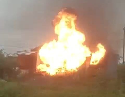 खळबळ : गॅस रिफिलिंग करताना हंड्यांचा भीषण स्फोट, एकजण गंभीर जखमी