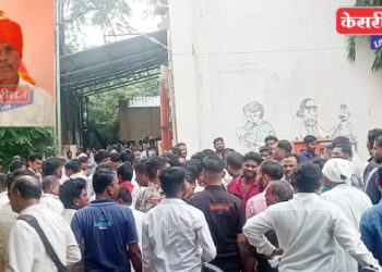 जुन्या वादातून दोन कुटुंबांमध्ये तुंबळ हाणामारी : एकाचा जागीच मृत्यू,११ जण जखमी