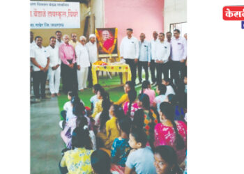 विवरे बेंडाळे हायस्कूल मध्ये शोकसभेत स्व. गोदावरी पाटीलांना भावपूर्ण श्रद्धांजली 