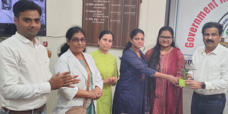 प्रसुतीपूर्व विभागात आग : प्रसंगावधान दाखविणाऱ्या परिचारिकांचा अधिष्ठातांनी केला सन्मान