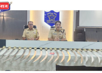 खळबळ : विक्रीसाठी आणलेल्या १८ तलवारी तरुणाकडून जप्त, काही विकल्याचीही कबुली !