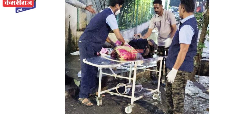 माणुसकी जिवंत : जळगावात बेवारस स्त्री-पुरुषाला वेळेवर उपचार मिळून वाचले प्राण !