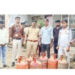 घरगुती वापराचा अवैध गॅस वाहनात भरताना दोघांना अटक, सव्वातीन लाखांचा मुद्देमाल जप्त