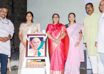 गांधीतीर्थतर्फे देशभक्तीपर समूह गीत गायन स्पर्धा उत्साहात