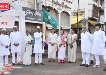 महात्मा गांधीजींनी नावीन्यतेचा पुरस्कार केला, आपणही करू या – जिल्हाधिकारी आयुष प्रसाद