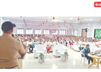 गोदावरी कॉलेज ऑफ नर्सिंग, मध्ये पोलीस अंमलदार रवींद्र तायडे यांचे विद्यार्थ्यांना मार्गदर्शन