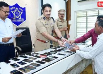 चोरीस गेलेले मोबाईल मिळाले परत : नागरिकांकडून पोलिसांना धन्यवाद !