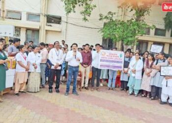 शासकीय वैद्यकीय महाविद्यालयात पथनाट्याने जिंकली उपस्थितांची मने