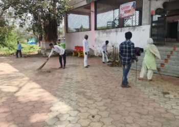 गांधी जयंती सप्ताहानिमित्त सामूहिक स्वच्छता अभियान
