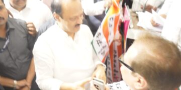 मोठी राजकीय घडामोड: ​जळगावमध्ये शरद पवारांच्या राष्ट्रवादीला खिंडार: ‘ज्येष्ठ नेते’ अरुणभाई गुजराथींचा अजित पवार गटात प्रवेश