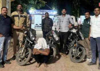 धुळ्याहून मोटारसायकल चोर जेरबंद!